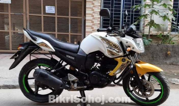 YAMAHA FZ-S 2015 Gold Color